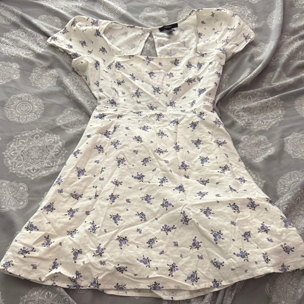 Forever 21 White and Blue Floral Mini Dress Backless